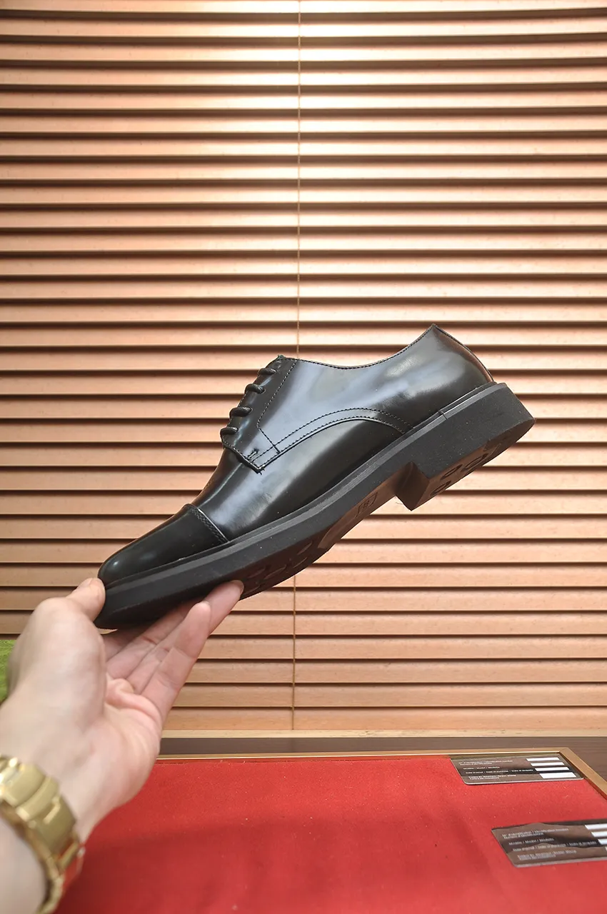 Men's shoes💰540💶Italy's top luxury men's shoe giant (GUCCI) (Gucci) (full cowhide lining) new arrival🍃Original European style🔰 Pleasant to the eye😍In order to make the shoes more durable and non-deformable🌀The production continues to follow traditional methods but there is still no lack of innovation💪Choose original sheepskin for the leather♻️ Smooth and natural And extra bright ⭐Made of imported cowhide, the first choice of rich people 38-45 (45 customized)